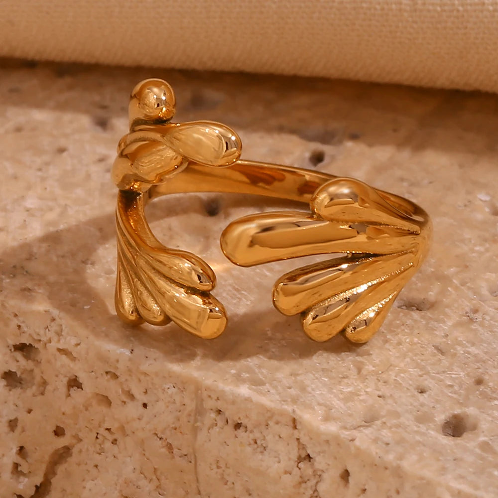 Ocean Hugs Ring