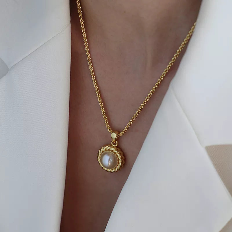Keep it Pearly Pendent