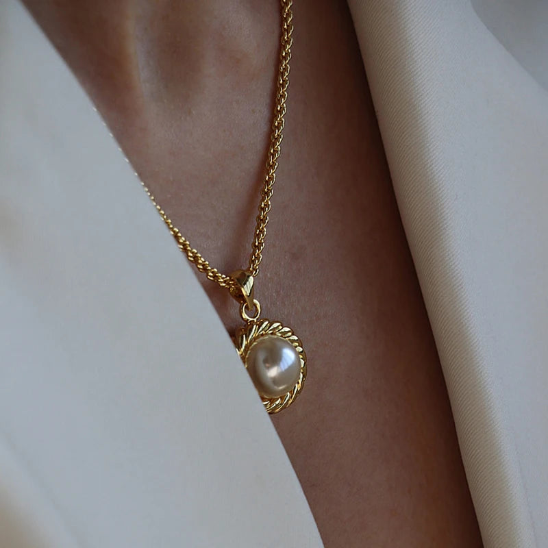 Keep it Pearly Pendent